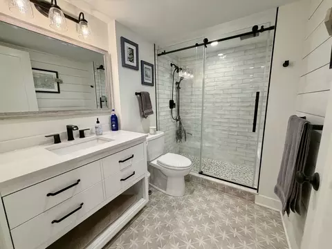 Bath - 1320 Pinehurst Dr, Glenview, IL 60025 photo 1 of 2