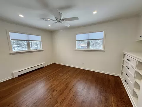 Bedroom - 1320 Pinehurst Dr, Glenview, IL 60025 photo 2 of 4
