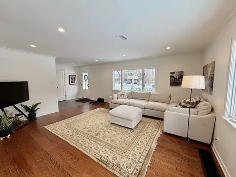 Living - 1320 Pinehurst Dr, Glenview, IL 60025 photo 3 of 3