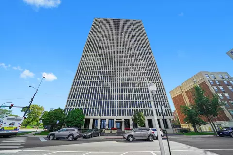 6700 S South Shore Dr #8A, Chicago, IL 60649