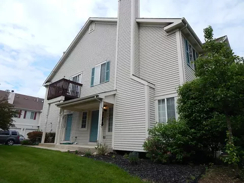 596 Fox Ridge Dr, Fox Lake, IL 60020