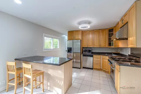 Kitchen - 533 Cherry Ln, Glenview, IL 60025 photo 5 of 7