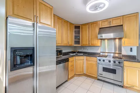 Kitchen - 533 Cherry Ln, Glenview, IL 60025 photo 2 of 7