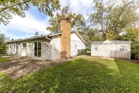 Exterior - 533 Cherry Ln, Glenview, IL 60025 photo 6 of 6