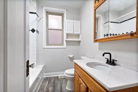 Bath - Undisclosed, Chicago, IL 60641 photo 1 of 2