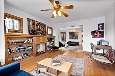 Living - Undisclosed, Chicago, IL 60641 photo 7 of 9