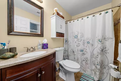 Bath - 352 E 77th St, Chicago, IL 60619 photo 5 of 5