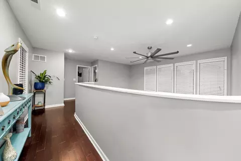 Entry Way - 352 E 77th St, Chicago, IL 60619 photo 2 of 2