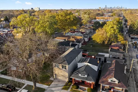 View/Area - 352 E 77th St, Chicago, IL 60619 photo 1 of 4