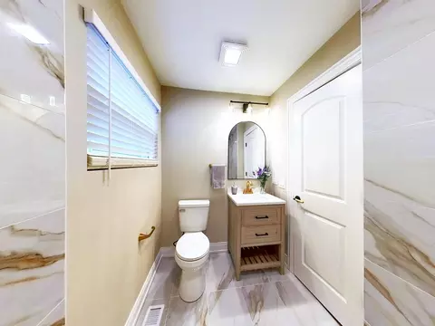 Bath - 9221 S Normal Ave, Chicago, IL 60620 photo 3 of 6