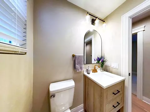 Bath - 9221 S Normal Ave, Chicago, IL 60620 photo 1 of 6
