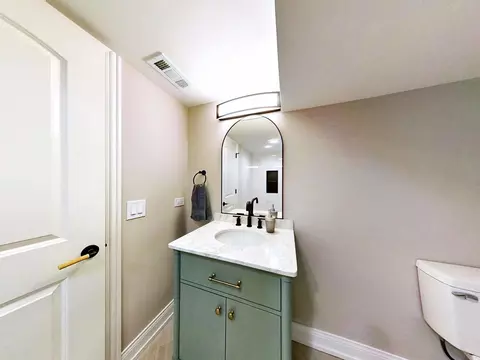 Bath - 9221 S Normal Ave, Chicago, IL 60620 photo 6 of 6