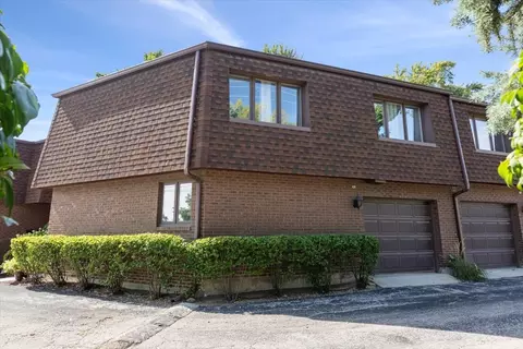 414 S Dee Rd, Park Ridge, IL 60068