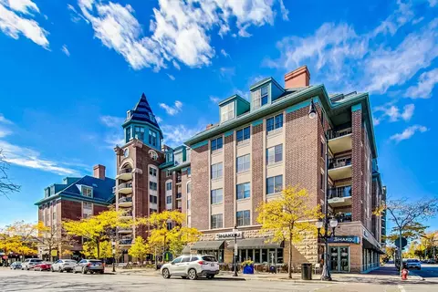 44 N Vail Ave #513, Arlington Heights, IL 60005