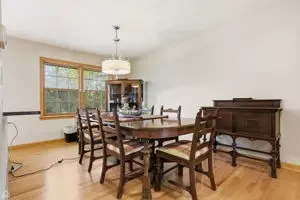 Undisclosed, Glenview, IL 60026 photo 8