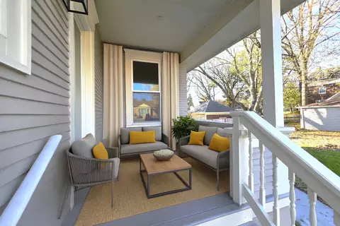 Exterior - 286 Hamilton Ave, Elgin, IL 60123 photo 3 of 7