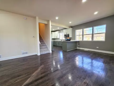 Living - 286 Hamilton Ave, Elgin, IL 60123 photo 2 of 3