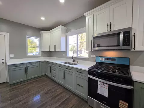 Kitchen - 286 Hamilton Ave, Elgin, IL 60123 photo 4 of 4