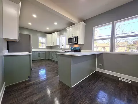 Kitchen - 286 Hamilton Ave, Elgin, IL 60123 photo 1 of 4