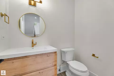 Bath - 705 Glendale Rd, Glenview, IL 60025 photo 1 of 7