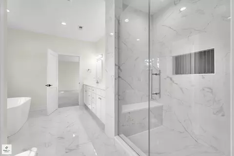 Bath - 705 Glendale Rd, Glenview, IL 60025 photo 3 of 7