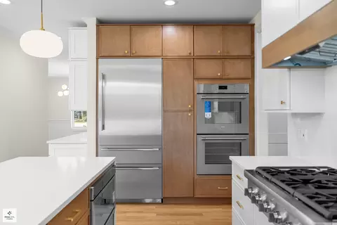 Kitchen - 705 Glendale Rd, Glenview, IL 60025 photo 4 of 5