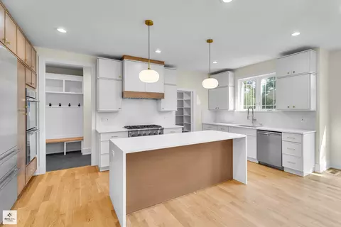 Kitchen - 705 Glendale Rd, Glenview, IL 60025 photo 1 of 5