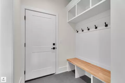 Entry Way - 705 Glendale Rd, Glenview, IL 60025 photo 3 of 3