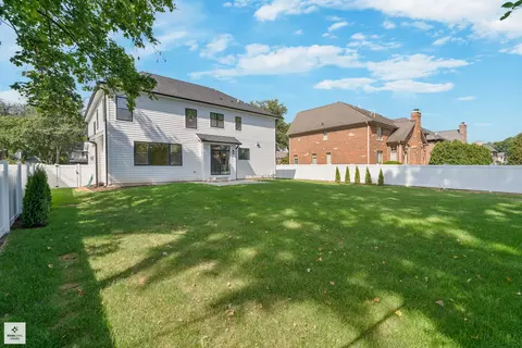 Exterior - 705 Glendale Rd, Glenview, IL 60025 photo 4 of 5