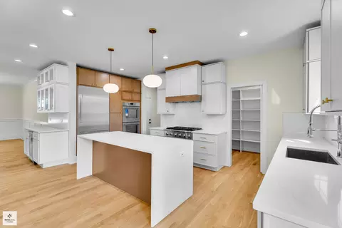 Kitchen - 705 Glendale Rd, Glenview, IL 60025 photo 3 of 5