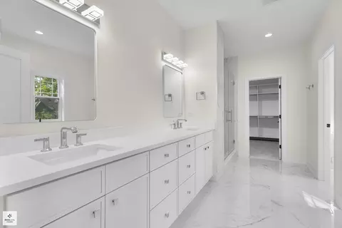 Bath - 705 Glendale Rd, Glenview, IL 60025 photo 2 of 7