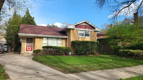 7023 S Bennett Ave, Chicago, IL 60649