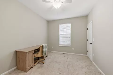 Bedroom - 2260 Indigo Dr, Algonquin, IL 60102 photo 3 of 4