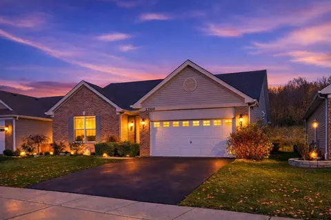 Exterior - 2260 Indigo Dr, Algonquin, IL 60102 photo 2 of 7