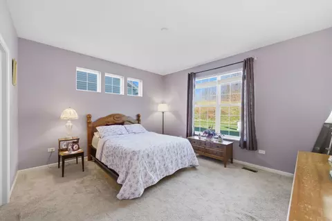 Bedroom - 2260 Indigo Dr, Algonquin, IL 60102 photo 1 of 4