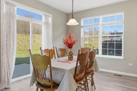 Dining - 2260 Indigo Dr, Algonquin, IL 60102 photo 1 of 2