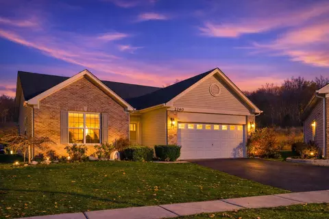 2260 Indigo Dr, Algonquin, IL 60102