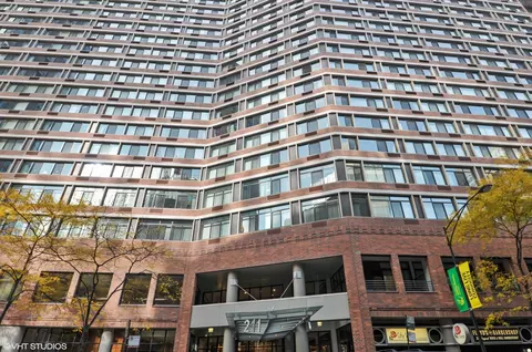 211 E Ohio St #301, Chicago, IL 60611