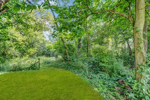 7 R3 Country Club Dr, Midlothian, IL 60445