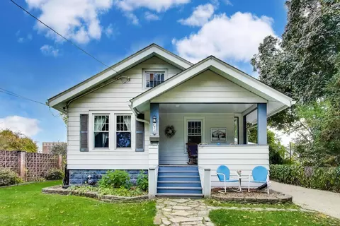 121 W Fremont St, Arlington Heights, IL 60004