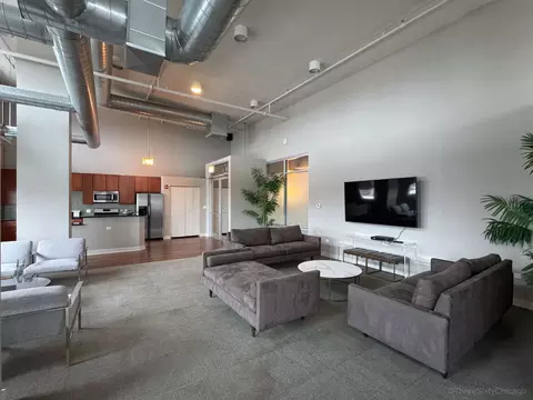 Living - 901 W Madison St #603, Chicago, IL 60607 photo 8 of 8