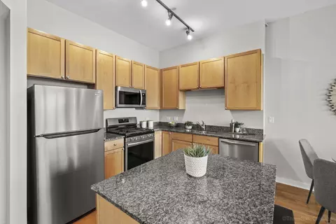 Kitchen - 901 W Madison St #603, Chicago, IL 60607 photo 2 of 3