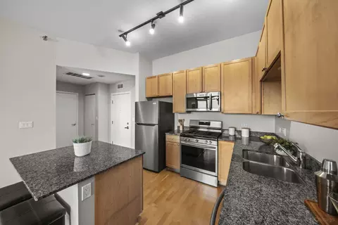 Kitchen - 901 W Madison St #603, Chicago, IL 60607 photo 3 of 3
