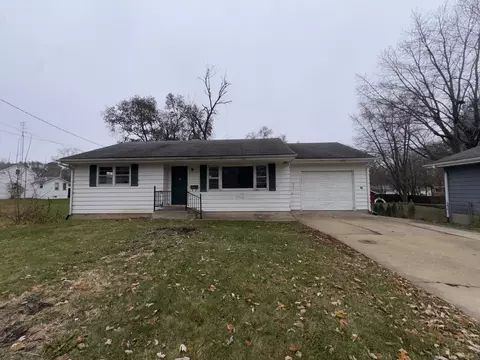 912 Chicago Ave, Dixon, IL 61021