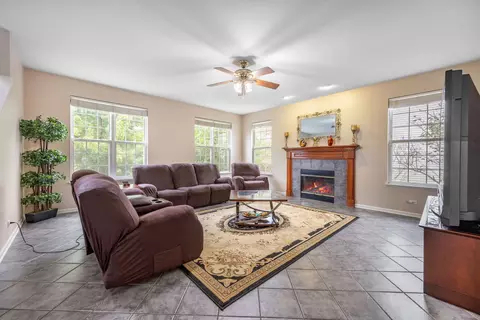 Living - 2566 Rourke Dr, Aurora, IL 60503 photo 3 of 6