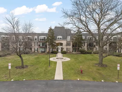 5200 Carriageway Dr #101, Rolling Meadows, IL 60008