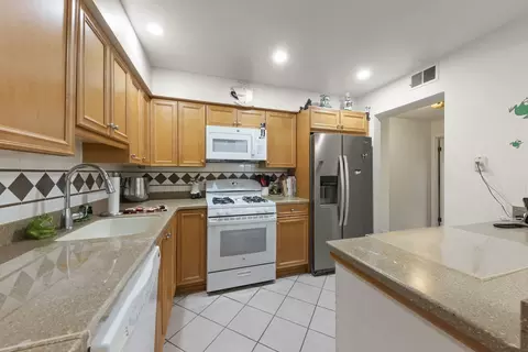 5200 Carriageway Dr #101, Rolling Meadows, IL 60008 photo 3