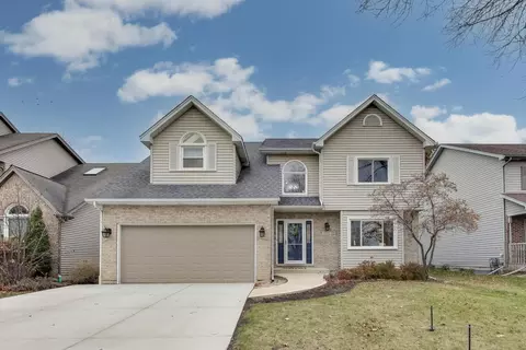 512 Blackhawk Dr, Westmont, IL 60559