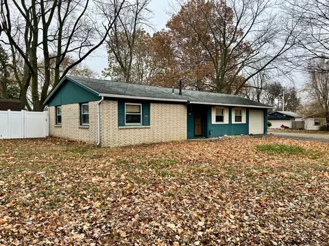 2504 Campbell Dr, Champaign, IL 61821