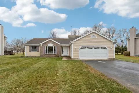 915 Beaver Pond Dr, Marengo, IL 60152